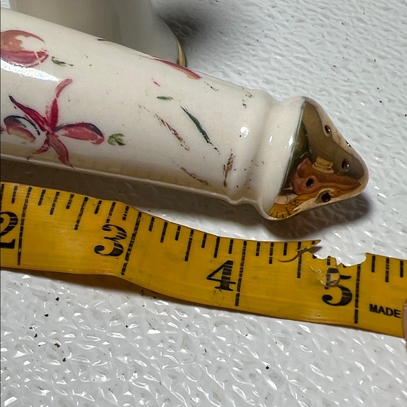 Vintage Floral White Ceramic Salt and Pepper Shakers with Gold Accents - Picture 4 of 4